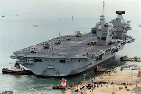 New UK aircraft carrier HMS Queen Elizabeth arrives at port | The Seattle Times