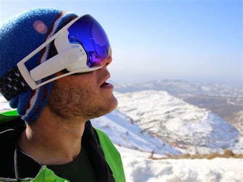 RideOn AR Snow Goggles feature an HD camera for photos and video recording » Gadget Flow