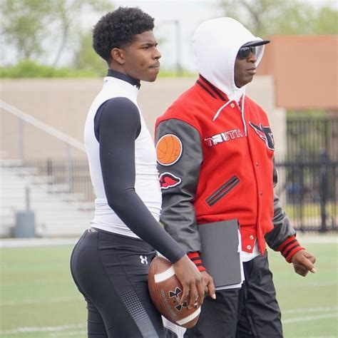 QB Shedeur Sanders, son of Deion Sanders, commits to Florida Atlantic – TricksFast