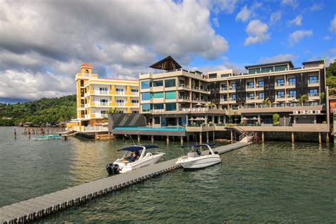 Two Seasons Coron Bayside Hotel | Coron Town, Palawan