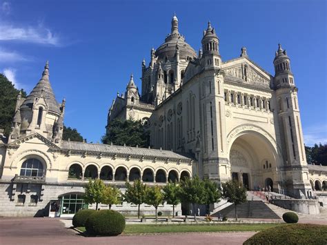 Cet été, la basilique de Lisieux a accueilli des milliers de visiteurs