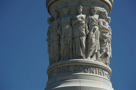 Premium Photo | Yorktown victory monument at battlefield in the state ...