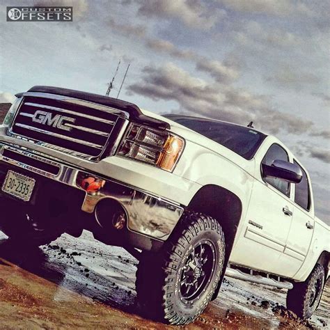 2013 GMC Sierra 1500 with 17x9 1 Fuel Krank and 285/70R17 Mickey ...