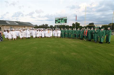 Yellville-Summit holds late night graduation | Baxter Bulletin