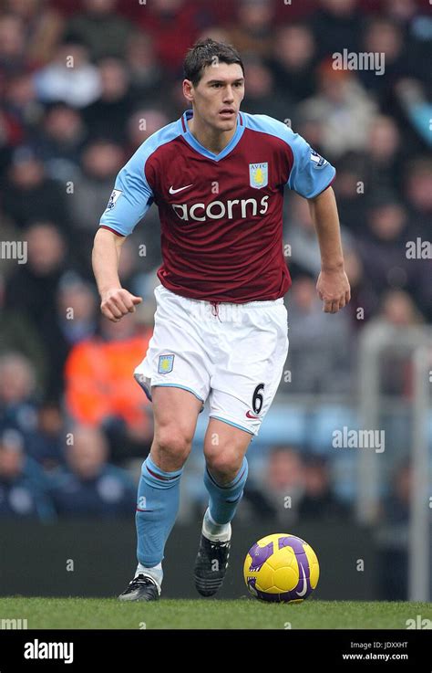 GARETH BARRY ASTON VILLA FC VILLA PARK BIRMINGHAM ENGLAND 10 January ...