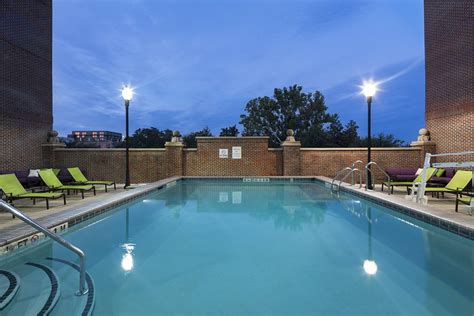 HOLIDAY INN SAVANNAH HISTORIC DISTRICT $81 ($̶1̶1̶7̶) - Updated 2021 Prices & Hotel Reviews - GA ...