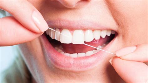 Chesterfield MO Dentist | Flossing Techniques