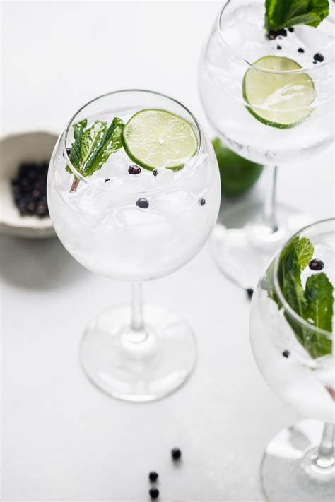 Gin and Tonic Recipe (+ 3 Ways to Customize It!)