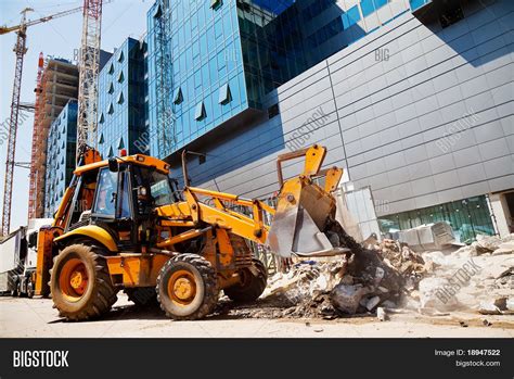 Excavator Digging Image & Photo (Free Trial) | Bigstock