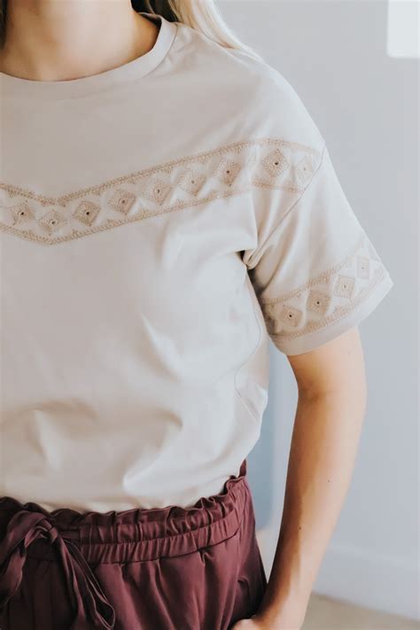 Taupe Embroidered Top – Daisynme