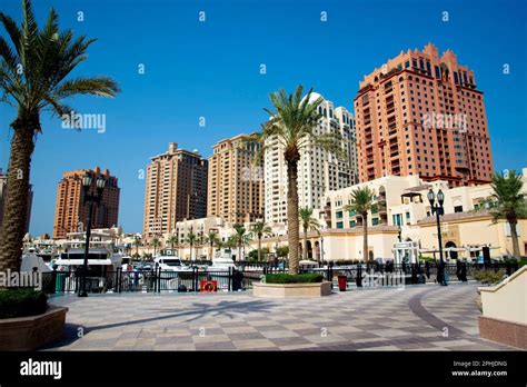 Marina at the Pearl - Qatar Stock Photo - Alamy