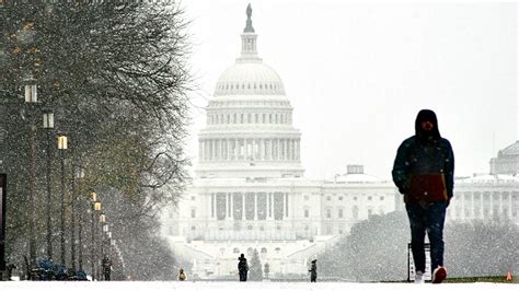 US Capitol riot sledding Washington DC snow storm Sunday, Monday ...