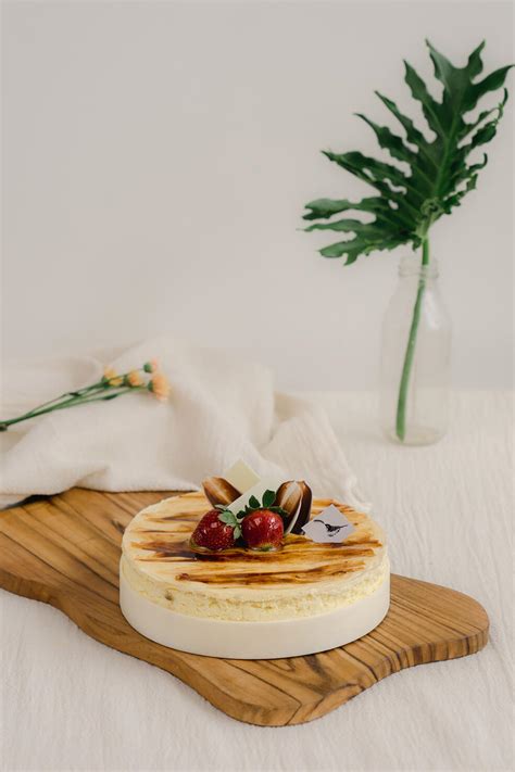 Creme Brulee Cheesecake - Livingstone Cafe & Bakery