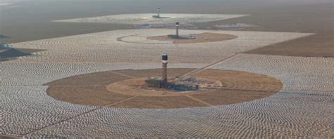 Ivanpah Solar Plant Becomes Bird Incinerator, Graveyard | OilPrice.com