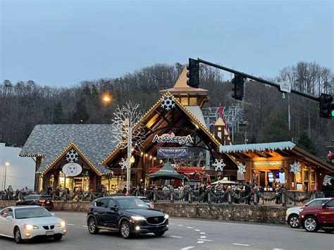 Gatlinburg Attractions — photos, reviews, locations