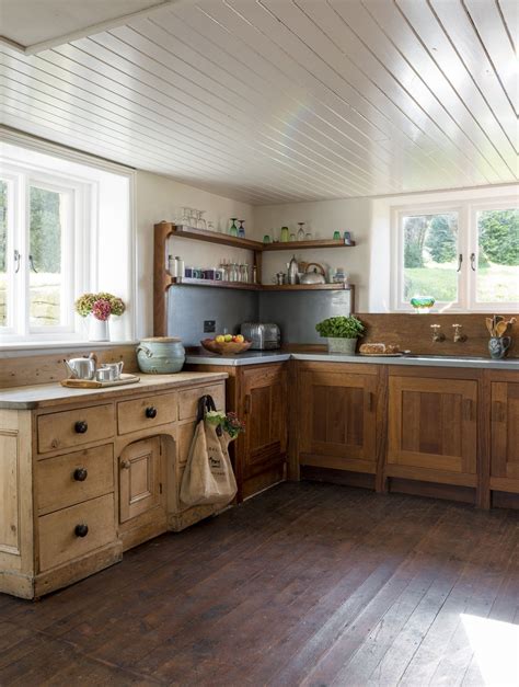 Have a peek inside this country farmhouse | Old farmhouse kitchen, Diy kitchen decor, Farmhouse ...