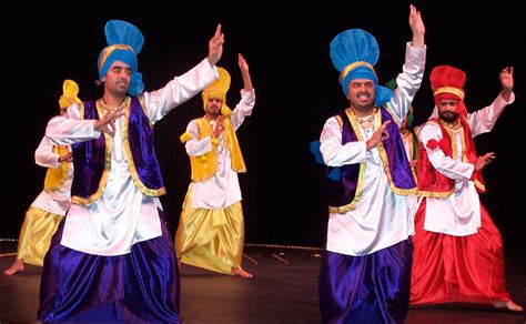 Bhangra Dance : Most Popular Punjabi Folk Dance in India | Utsavpedia