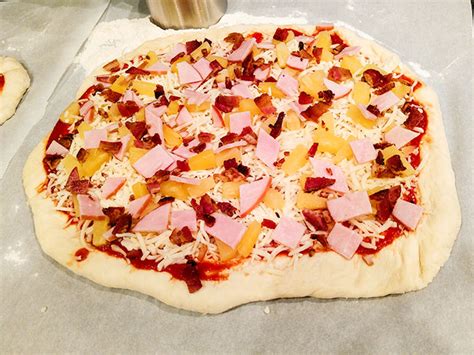 Hawaiian Pizza Recipe With Pineapple and Ham - On The Go Bites