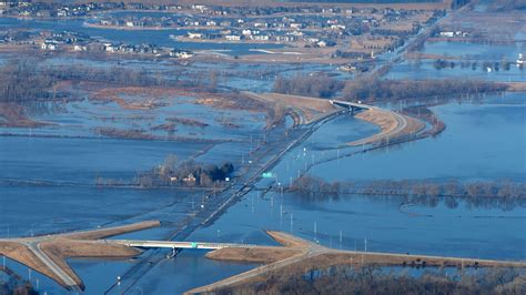 Scenes From Record Flooding in Nebraska - The New York Times