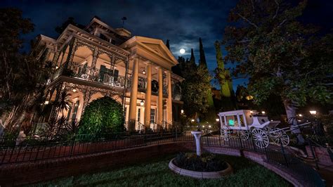 Does the Haunted Mansion Update Connect to Pirates of the Caribbean? - Inside the Magic