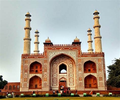 Craving for a Historic Trip? Here’s an Exclusive Taj Mahal Tour for You ...