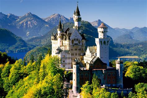 Fairytale castle Neuschwanstein • Unique Travels