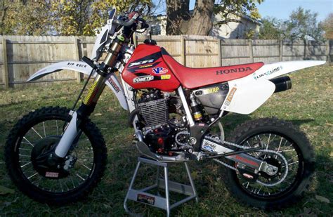 Honda Honda XR400R - Moto.ZombDrive.COM