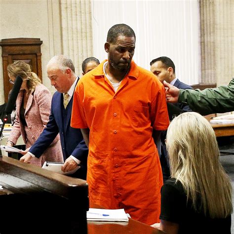 R. Kelly allegedly attacked by another inmate inside Chicago Prison ...