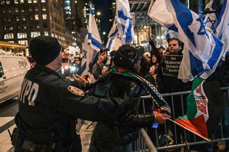 Pro-Palestinian protesters shout 'Long live Hamas' at Jewish couple in NYC