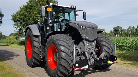 Fendt Vario 1050 Black Beauty on the road with Agribumper Trekkerweb ...