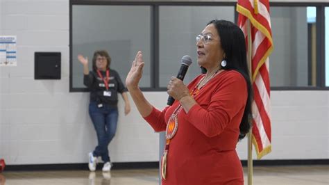 Sacajawea descendants speak at Sacajawea Middle School | krem.com