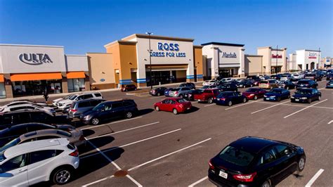 Man commits suicide in front of Ross Department Store | 13wmaz.com