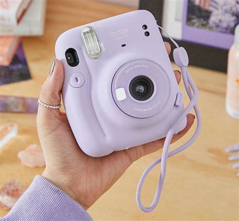 First-Look Review of the Fujifilm Instax Mini 11 Instant Camera - Nerd ...