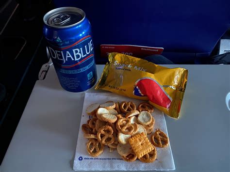 Review: Southwest Airlines 737-700 - Live and Let's Fly