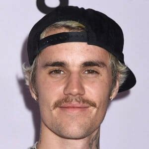 Justin Bieber - Bio, Facts, Family | Famous Birthdays