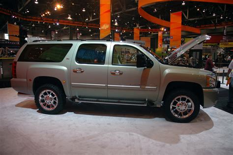 Chevy Suburban HD Z71 Diesel Photo Gallery - Autoblog