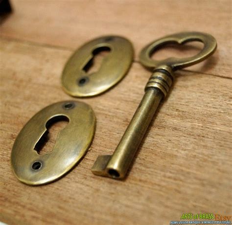 Set Antique Key LOCK and SKELETON Keys with RETRO Round