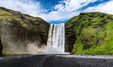 14 Extraordinary Waterfalls in Iceland | Celebrity Cruises