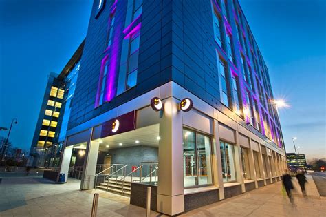 PREMIER INN LEEDS CITY CENTRE (WHITEHALL ROAD) HOTEL - Updated 2021 Prices & Reviews (England ...