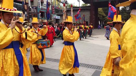 Seoul deoksugung palace - Royal guard changing ceremony 23 april 2016 - YouTube