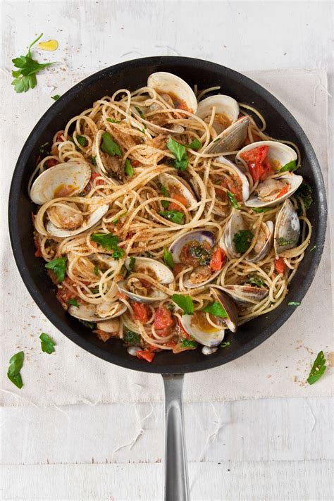 Spaghetti with Clams, Bottarga and Breadcrumbs - Colavita Recipes