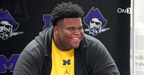 Michigan football: Frosh DT Kenneth Grant making an early impact - On3