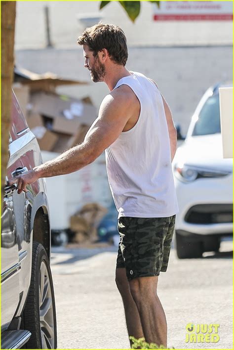 Photo: liam hemsworth muscles pumped up after workout 52 | Photo ...