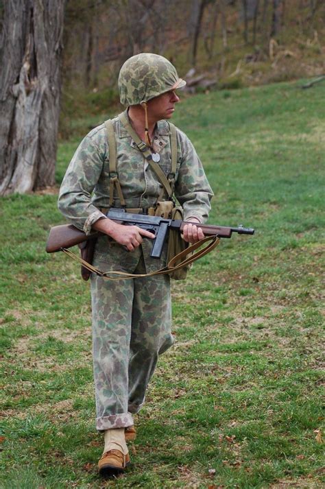 1943 marine in camo utilities. Double click on image to ENLARGE. | Marine corps history, United ...