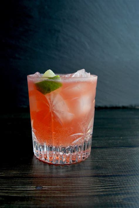 beachy bourbon cocktail | Bourbon drinks, Bourbon cocktail recipe ...