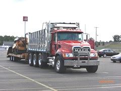 Mack Dump Truck | Clean Mack Dump Truck I saw in a parking l… | Flickr