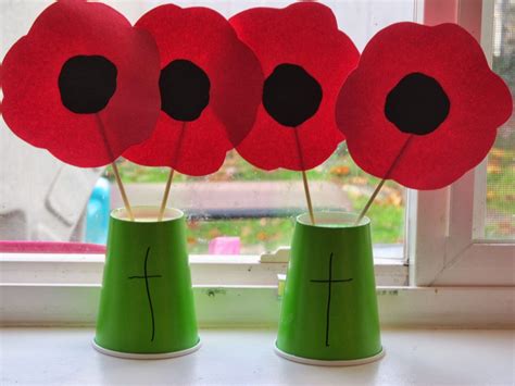 IMG_9987.JPG 1,600×1,200 pixels | Poppy craft for kids, Remembrance day activities, Remembrance day
