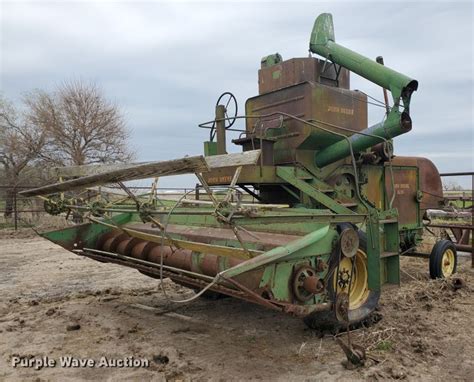 John Deere 55 combine in Great Bend, KS | Item IX9845 sold | Purple Wave