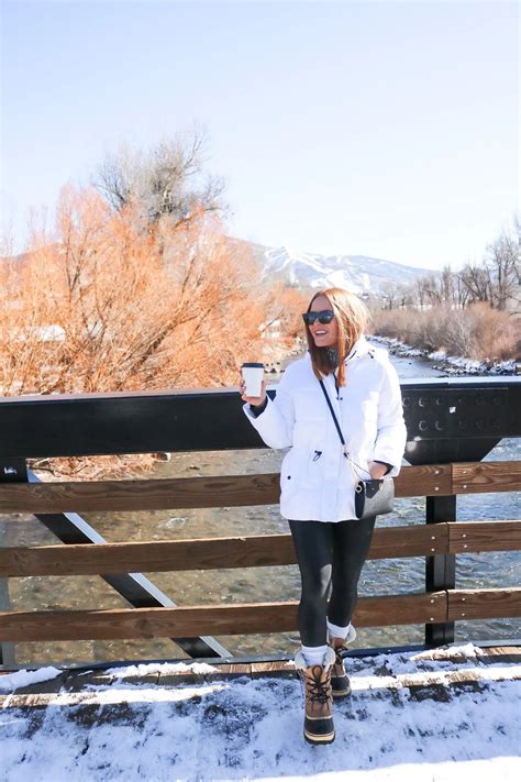 Winter Colorado Outfit Inspiration + Travel Guide! - Oh What A Sight To ...