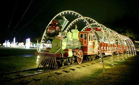 Christmas Train delights families | Free Share | thefacts.com